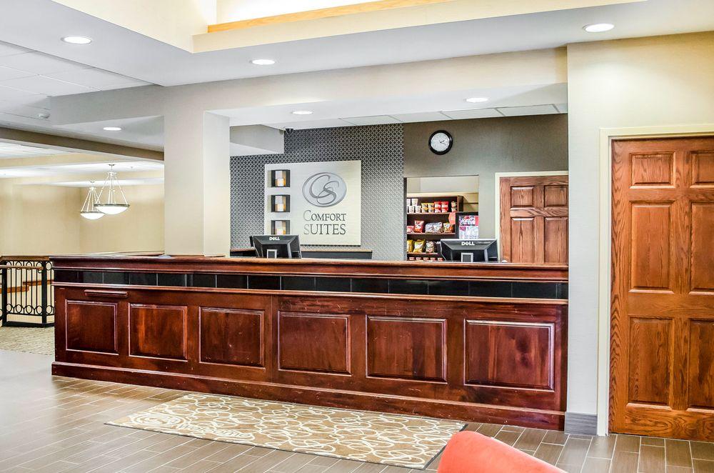 Comfort Suites Downtown Carlisle Bagian luar foto