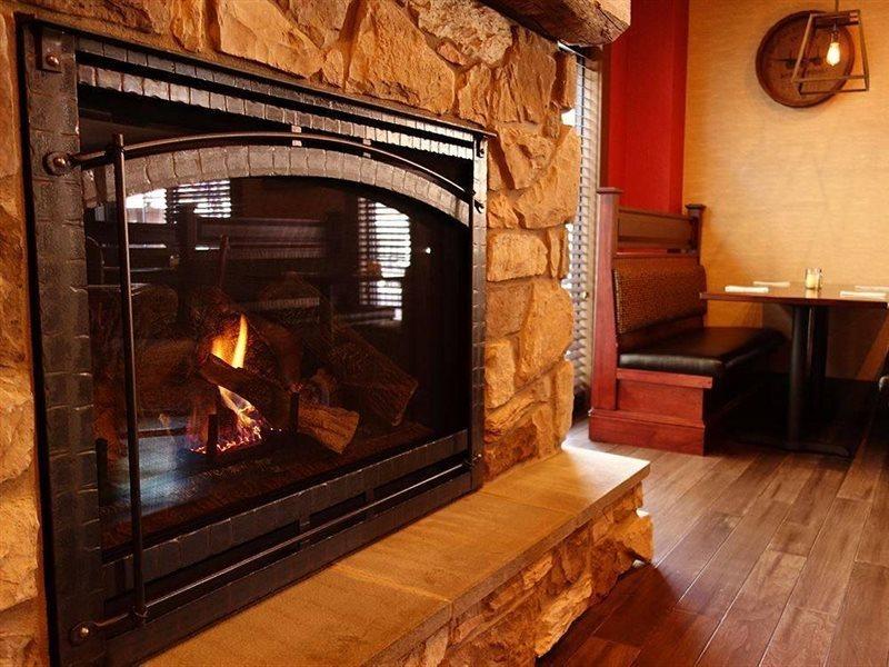 Comfort Suites Downtown Carlisle Bagian luar foto