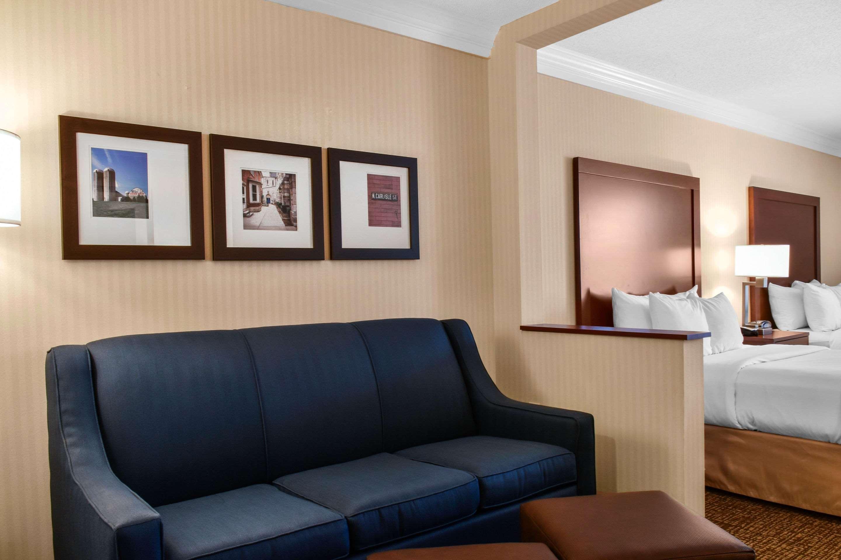 Comfort Suites Downtown Carlisle Bagian luar foto