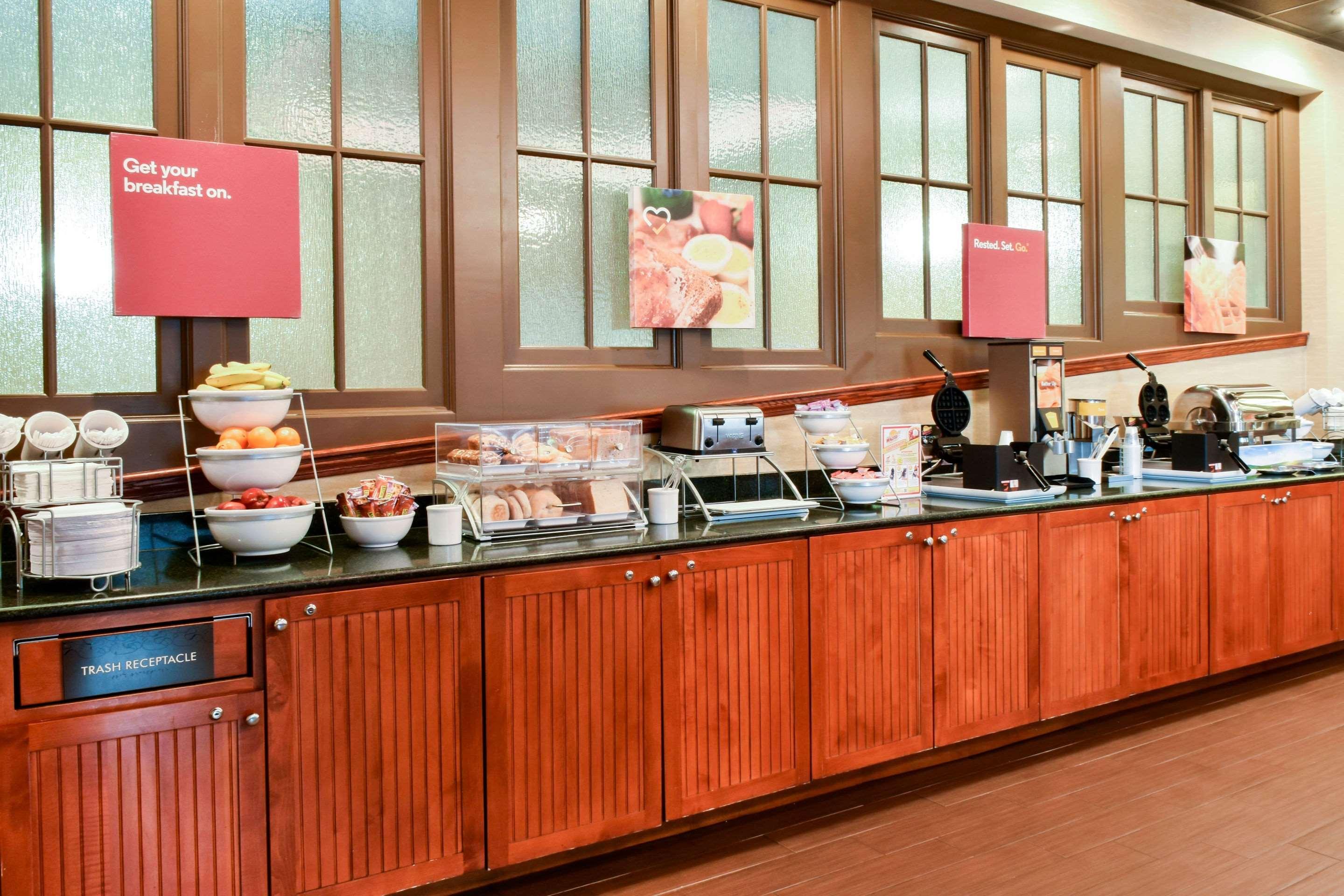 Comfort Suites Downtown Carlisle Bagian luar foto