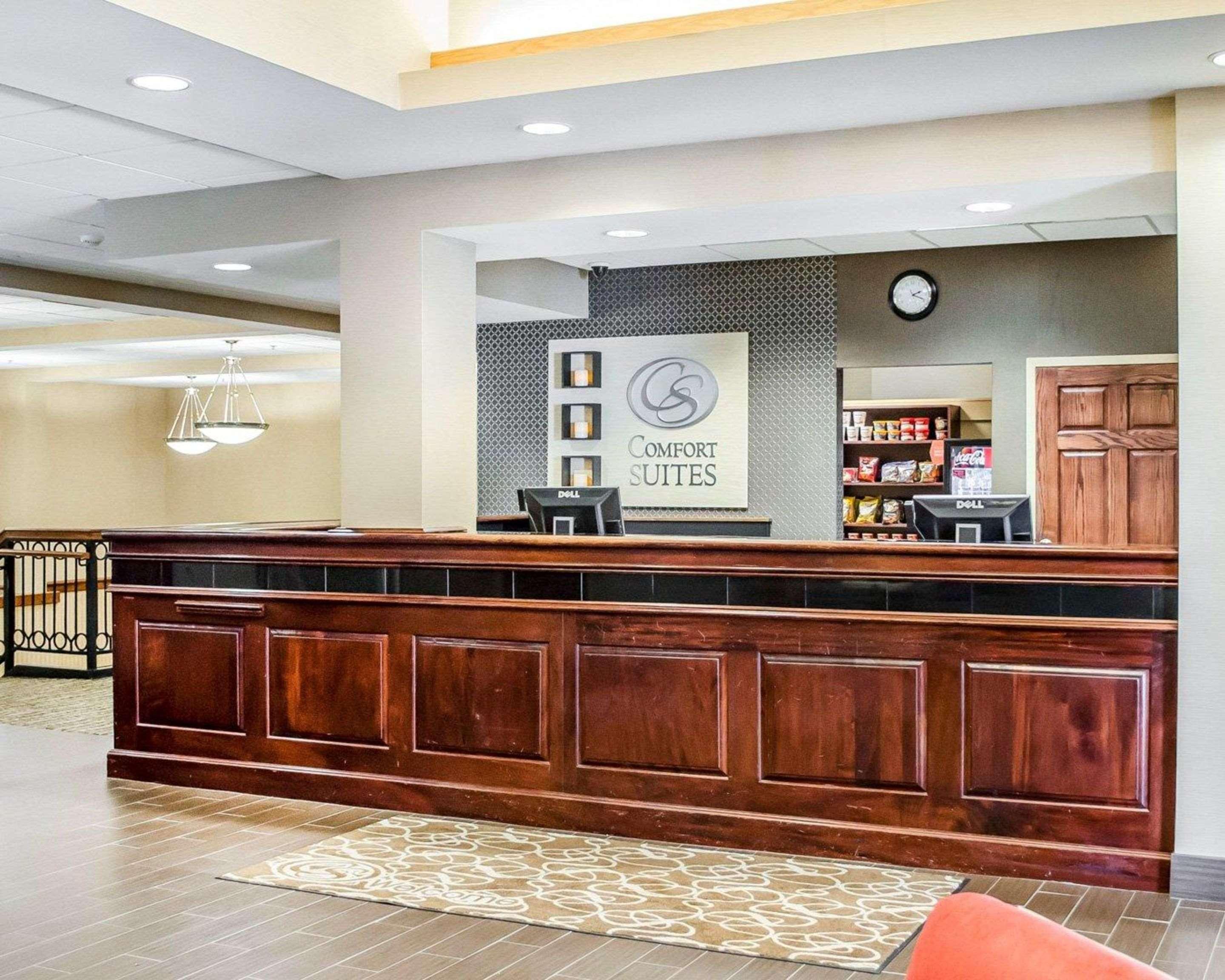 Comfort Suites Downtown Carlisle Bagian luar foto
