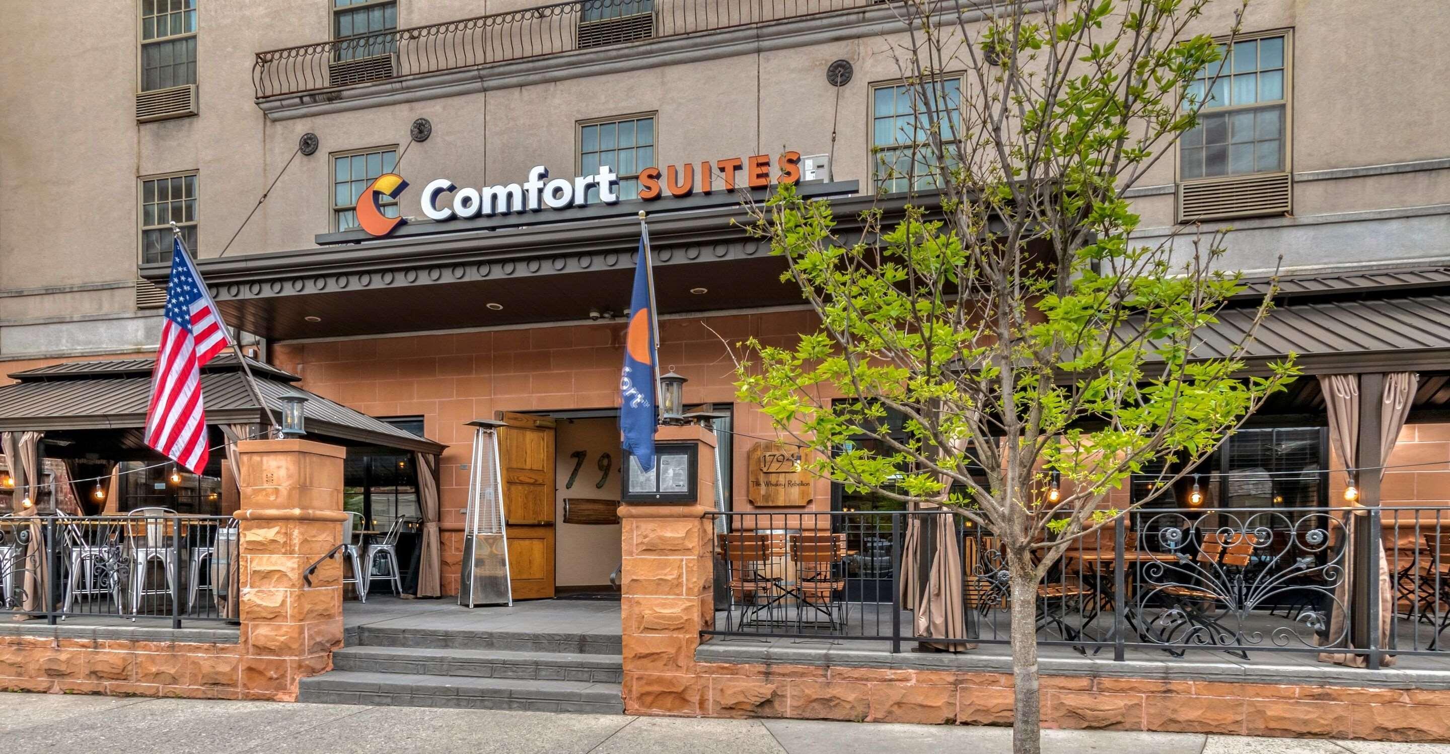 Comfort Suites Downtown Carlisle Bagian luar foto