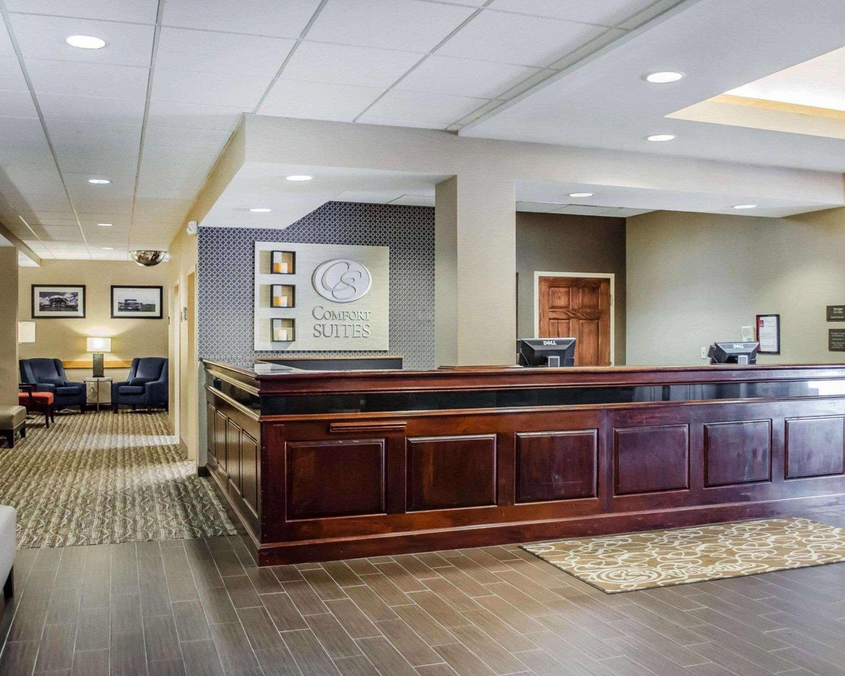 Comfort Suites Downtown Carlisle Bagian luar foto