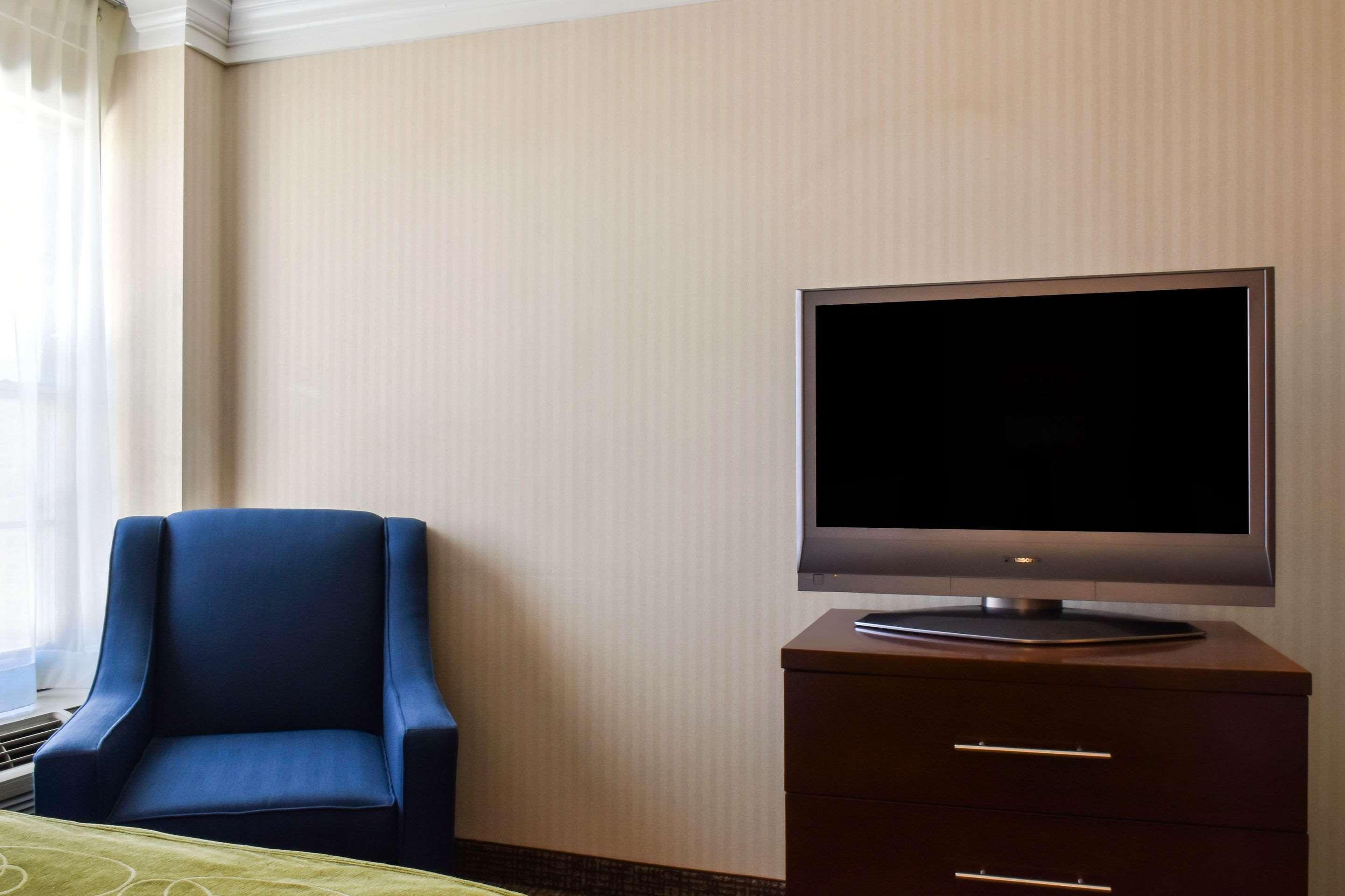 Comfort Suites Downtown Carlisle Bagian luar foto