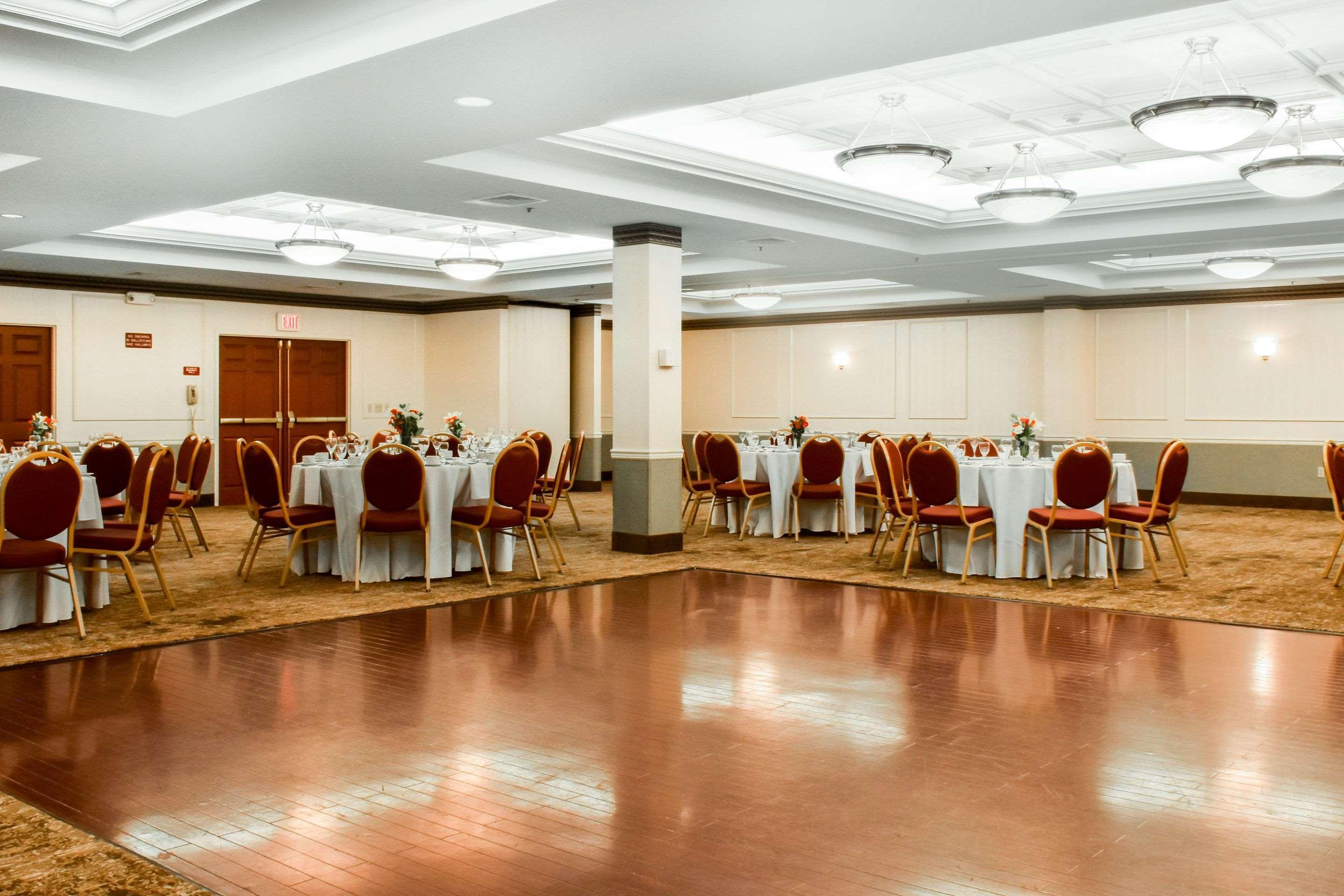 Comfort Suites Downtown Carlisle Bagian luar foto
