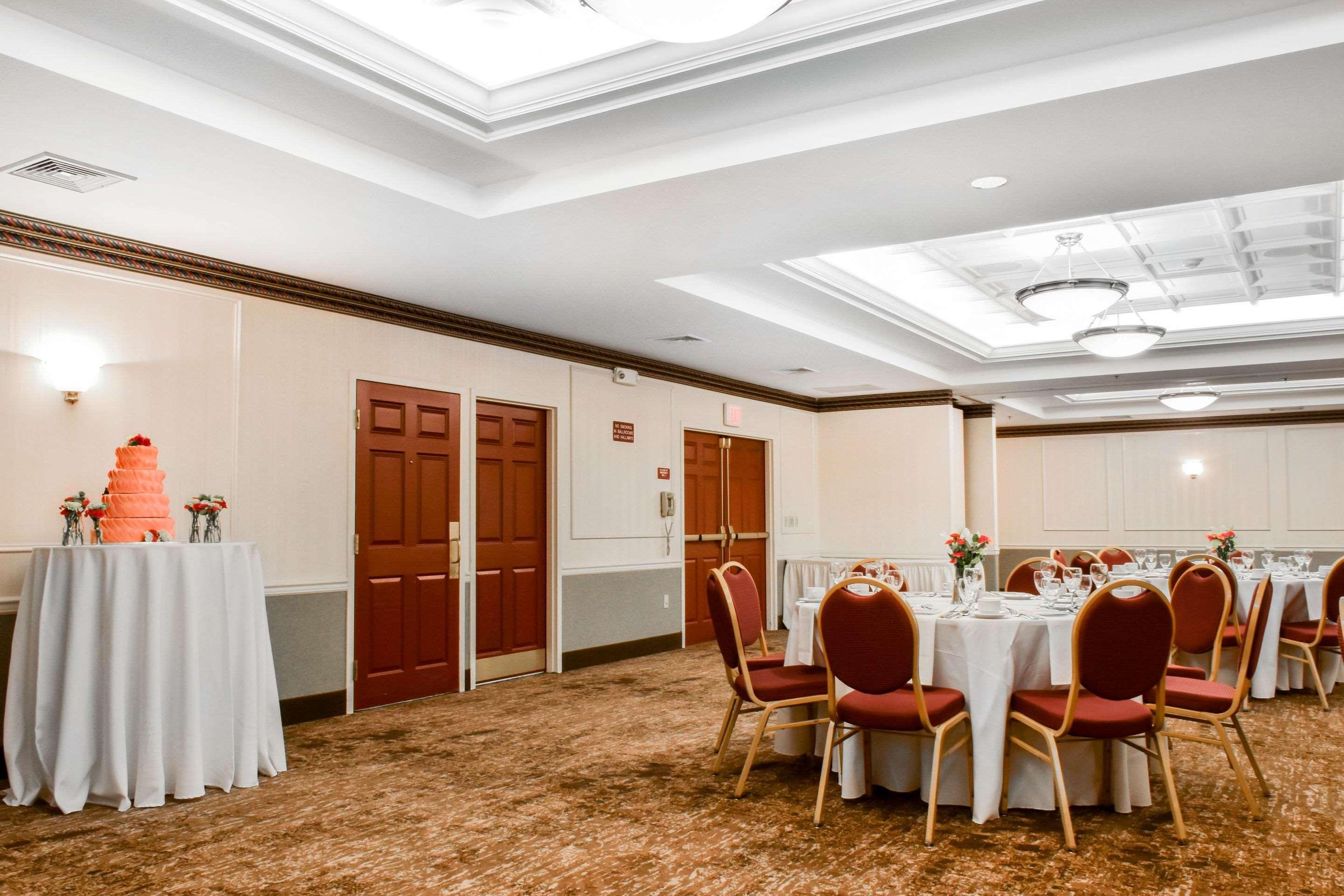 Comfort Suites Downtown Carlisle Bagian luar foto